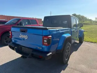 Jeep Gladiator 2022 4x4 Overland 4 puertas Cabina Crew 5.0 pies. SB