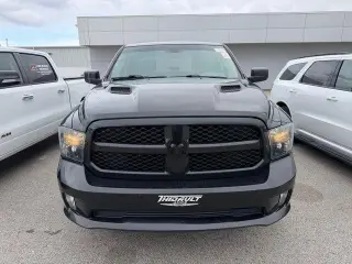 Ram 1500 Classic 2019 4x4 Tradesman 4 puertas Cabina Crew 5.5 ft. SB Pickup