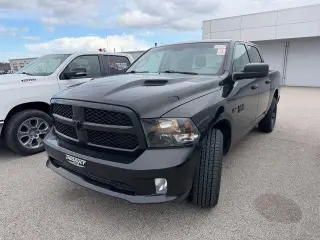 Ram 1500 Classic 2019 4x4 Tradesman 4 puertas Cabina Crew 5.5 ft. SB Pickup