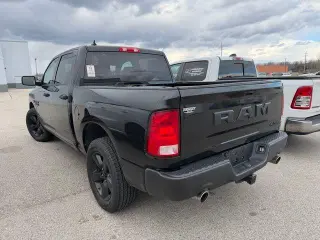 Ram 1500 Classic 2019 4x4 Tradesman 4 puertas Cabina Crew 5.5 ft. SB Pickup