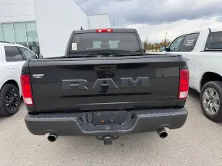 Ram 1500 Classic 2019 4x4 Tradesman 4 puertas Cabina Crew 5.5 ft. SB Pickup