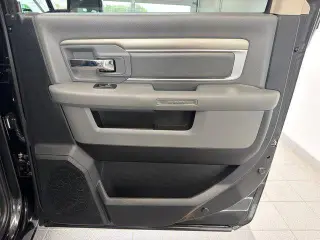 Ram 1500 2016 4x4 SLT Cabina Doble 4 puertas 6.3 pies Caja Corta Pickup