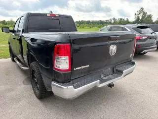 Ram 1500 2021 4x2 Big Horn Cabina Cuádruple 4 puertas 6.4 pies. Caja Corta Pickup