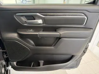 Ram 1500 2024 4x4 Big Horn Cabina Crew de 4 puertas, caja de 5.6 pies