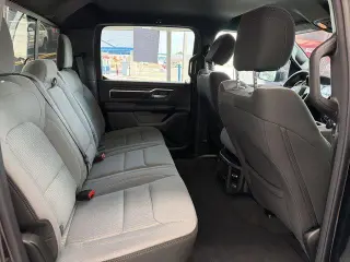 Ram 1500 2024 4x4 Big Horn Cabina Crew de 4 puertas, caja de 5.6 pies