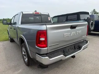 Ram 1500 2025 4x4 Lone Star Cabina Doble 4 puertas 5.6 pies Caja Corta Pickup