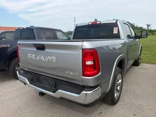 Ram 1500 2025 4x4 Lone Star Cabina Doble 4 puertas 5.6 pies Caja Corta Pickup