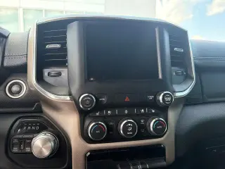 Ram 1500 2019 4x4 Laramie 4 puertas Quad Cab 6.4 pies. Caja corta Pickup