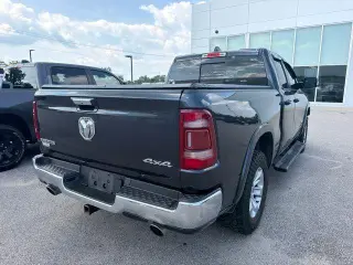 Ram 1500 2019 4x4 Laramie 4 puertas Quad Cab 6.4 pies. Caja corta Pickup