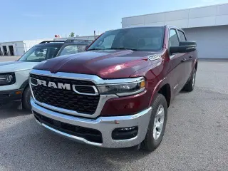 Ram 1500 2025 4x4 Lone Star Cabina Doble 4 puertas 5.6 pies. Caja Corta Pickup