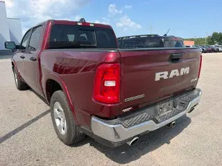 Ram 1500 2025 4x4 Lone Star Cabina Doble 4 puertas 5.6 pies. Caja Corta Pickup