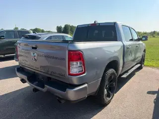 Ram 1500 2019 4x4 Big Horn 4 puertas Cabina Crew 5.6 pies. Pickup SB