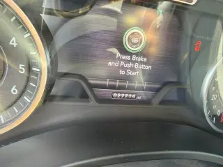 Ram 1500 2024 4x4 Big Horn Cabina Crew 4 puertas 5.6 pies. Pickup SB
