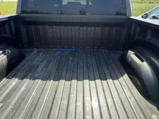 Ram 1500 2021 4x4 Big Horn Cabina Crew 4 puertas 5.6 pies. Pickup SB