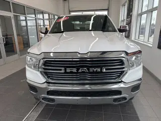 Ram 1500 2024 4x4 Laramie 4 puertas Cabina Crew 5.6 pies. Pickup SB