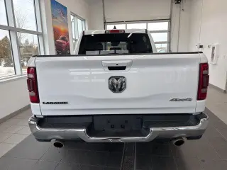 Ram 1500 2024 4x4 Laramie 4 puertas Cabina Crew 5.6 pies. Pickup SB