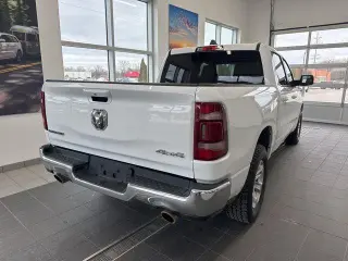 Ram 1500 2024 4x4 Laramie 4 puertas Cabina Crew 5.6 pies. Pickup SB