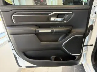 Ram 1500 2023 4x4 Laramie Cabina Cuatro Puertas 4dr 5.6 pies Caja Corta Pickup