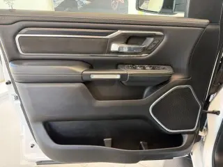 Ram 1500 2023 4x4 Laramie Cabina Cuatro Puertas 4dr 5.6 pies Caja Corta Pickup