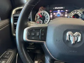 Ram 1500 2023 4x4 Laramie Cabina Cuatro Puertas 4dr 5.6 pies Caja Corta Pickup