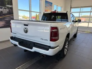 Ram 1500 2023 4x4 Laramie Cabina Cuatro Puertas 4dr 5.6 pies Caja Corta Pickup