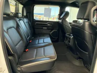 Ram 1500 2023 4x4 Laramie Cabina Cuatro Puertas 4dr 5.6 pies Caja Corta Pickup