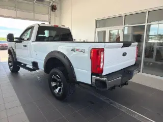 Ford F-250 Super Duty 2024 4x4 XL Cabina Regular 2 puertas 8 pies LB Pickup