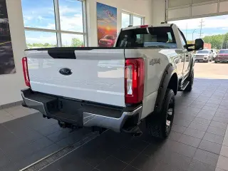 Ford F-250 Super Duty 2024 4x4 XL Cabina Regular 2 puertas 8 pies LB Pickup