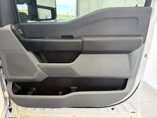 Ford F-250 Super Duty 2024 4x4 XL Cabina Regular 2 puertas 8 pies LB Pickup