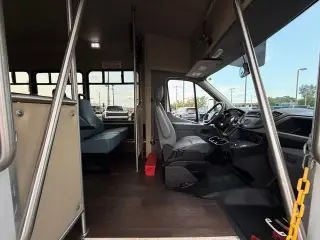 Ford Transit 2019 350 HD 2 puertas 138 pulg. WB DRW Chasis de furgón con GVWR de 10,360 lb