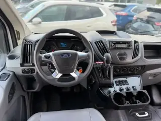 Ford Transit 2019 350 HD 2 puertas 138 pulg. WB DRW Chasis de furgón con GVWR de 10,360 lb
