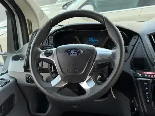 Ford Transit 2019 350 HD 2 puertas 138 pulg. WB DRW Chasis de furgón con GVWR de 10,360 lb