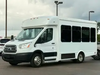 Ford Transit 2019 350 HD 2 puertas 138 pulg. WB DRW Chasis de furgón con GVWR de 10,360 lb