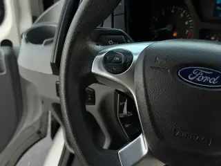 Ford Transit 2019 350 HD 2 puertas 138 pulg. WB DRW Chasis de furgón con GVWR de 10,360 lb