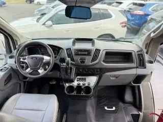 Ford Transit 2019 350 HD 2 puertas 138 pulg. WB DRW Chasis de furgón con GVWR de 10,360 lb