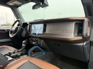 Ford Bronco 2023 4x4 Outer Banks 4 puertas SUV