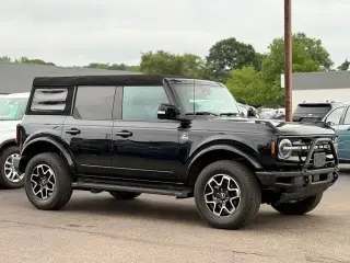 Ford Bronco 2023 4x4 Outer Banks 4 puertas SUV