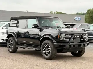 Ford Bronco 2023 4x4 Outer Banks 4 puertas SUV