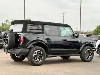 Ford Bronco 2023 4x4 Outer Banks 4 puertas SUV