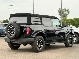 Ford Bronco 2023 4x4 Outer Banks 4 puertas SUV