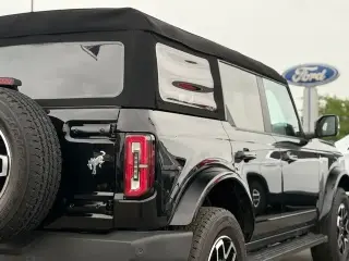 Ford Bronco 2023 4x4 Outer Banks 4 puertas SUV