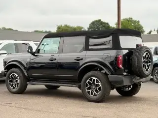 Ford Bronco 2023 4x4 Outer Banks 4 puertas SUV