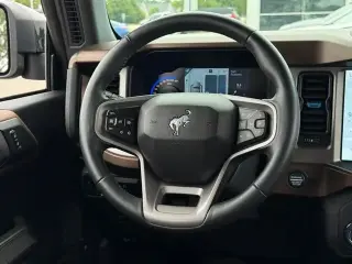 Ford Bronco 2023 4x4 Outer Banks 4 puertas SUV