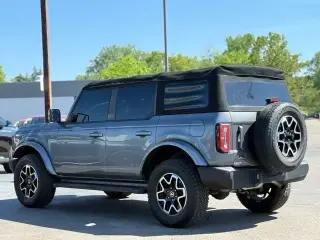 Ford Bronco 2021 4x4 Outer Banks 4 puertas SUV