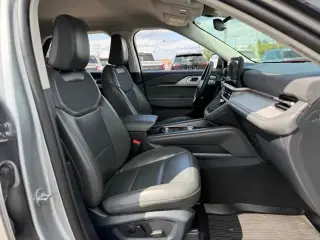 Ford Explorer 2025 AWD Active 4 puertas SUV