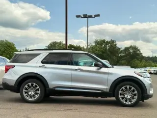 Ford Explorer 2025 AWD Active 4 puertas SUV