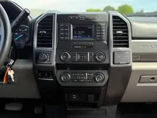 Ford F-250 Super Duty 2019 4x4 XLT Cabina doble 4 puertas 6.8 pies caja corta Pickup