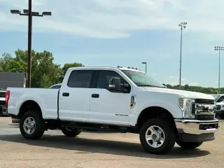 Ford F-250 Super Duty 2019 4x4 XLT Cabina doble 4 puertas 6.8 pies caja corta Pickup