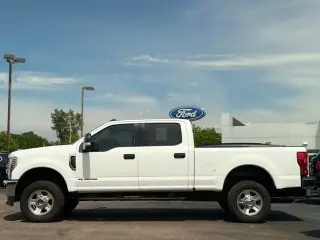 Ford F-250 Super Duty 2019 4x4 XLT Cabina doble 4 puertas 6.8 pies caja corta Pickup