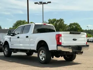 Ford F-250 Super Duty 2019 4x4 XLT Cabina doble 4 puertas 6.8 pies caja corta Pickup